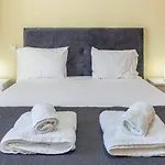 Flowers Island House 4 *