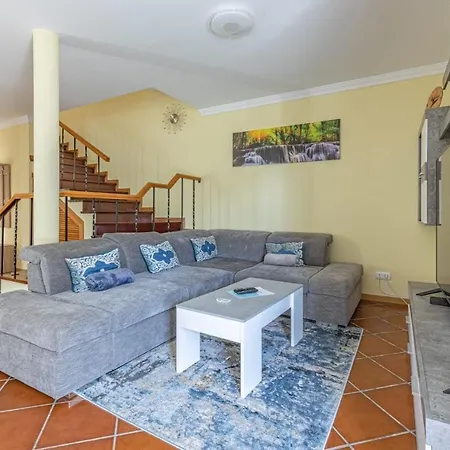 Flowers Island House 4 Caniço