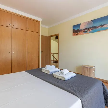 Semesterbostad Flowers Island House 4