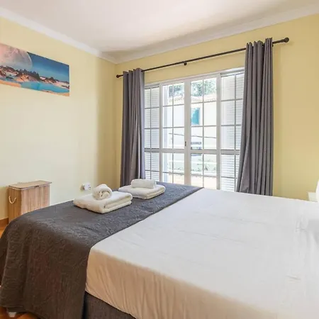 Flowers Island House 4 * Caniço