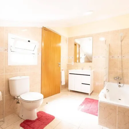 Semesterbostad Flowers Island House 4