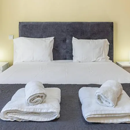 Flowers Island House 4 *