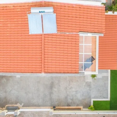 Flowers Island House 4 Semesterbostad Caniço