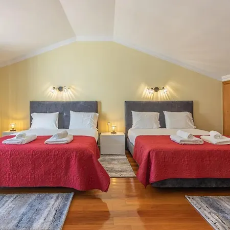 Flowers Island House 4 Caniço