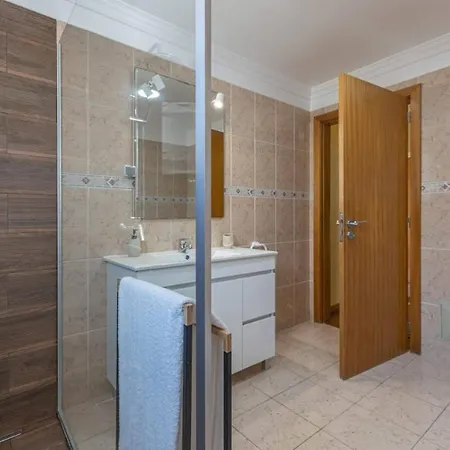 Flowers Island House 4 *