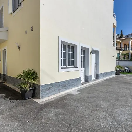 Flowers Island House 4