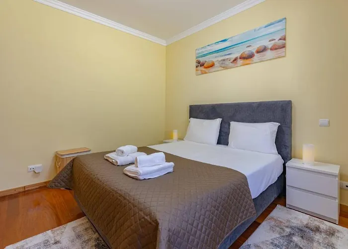 Flowers Island House 4 בית נופש *