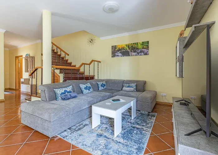 Flowers Island House 4 קאניקו