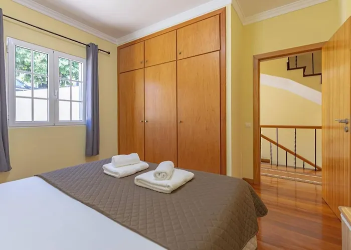 Flowers Island House 4 * Caniço