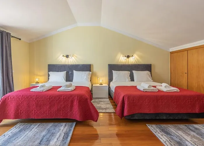 Flowers Island House 4 Caniço