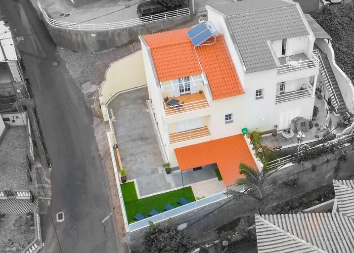 Flowers Island House 4