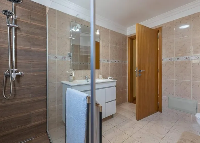 Flowers Island House 4 *