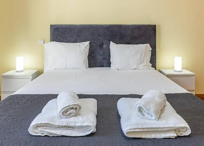 Flowers Island House 4 *